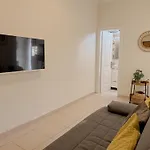 Pambnb - Cozy Beachfront With Pool Apartmán