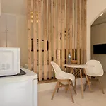 Pambnb - Cozy Beachfront With Pool