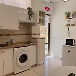 Pambnb - Cozy Beachfront With Pool Apartmán *