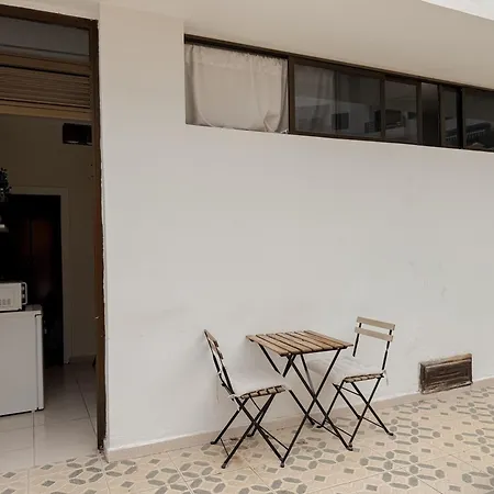 Pambnb - Cozy Beachfront With Pool Apartmán