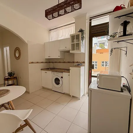 Pambnb - Cozy Beachfront With Pool Apartament